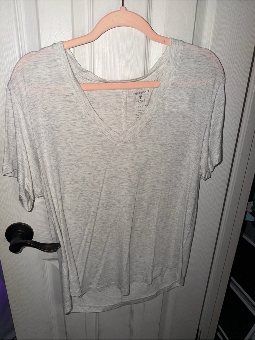 American Eagle Outfitters White Heather V-Neck Short Sleeve Tee